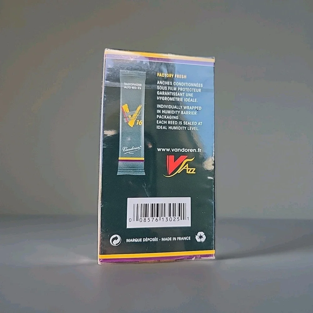 Vandoren V16 Alto Saxophone Reeds - 10‎ Per Box